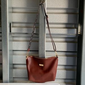 BEBE Los‎ Angeles Brown Tan Pebbled Medium Size Purse Crossbody Bag